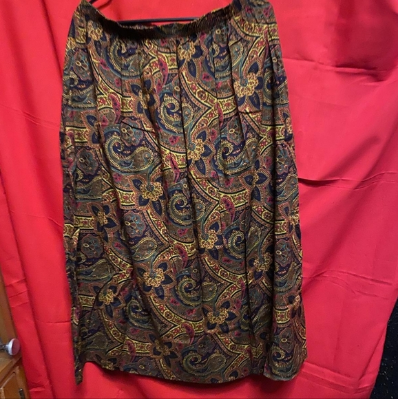 Skirt - Picture 2 of 2